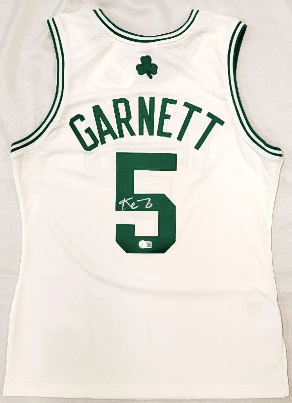 Professional Basketball Jersey-Boston Celtics Kevin Garnett Autographed White Mitchell & Ness 2007-08 Hardwood Classics NBA Finals Patch Jersey Size M Beckett BAS Witness #WV46232