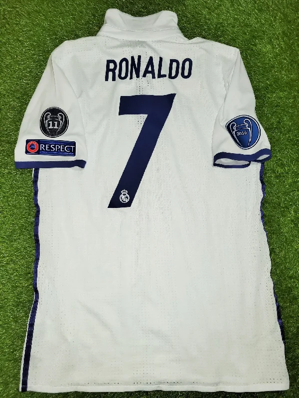 Football Jersey with Classic Fit-Cristiano Ronaldo Real Madrid 2016 2017 UEFA Home PLAYER ISSUE Jersey Shirt L SKU# AI5171